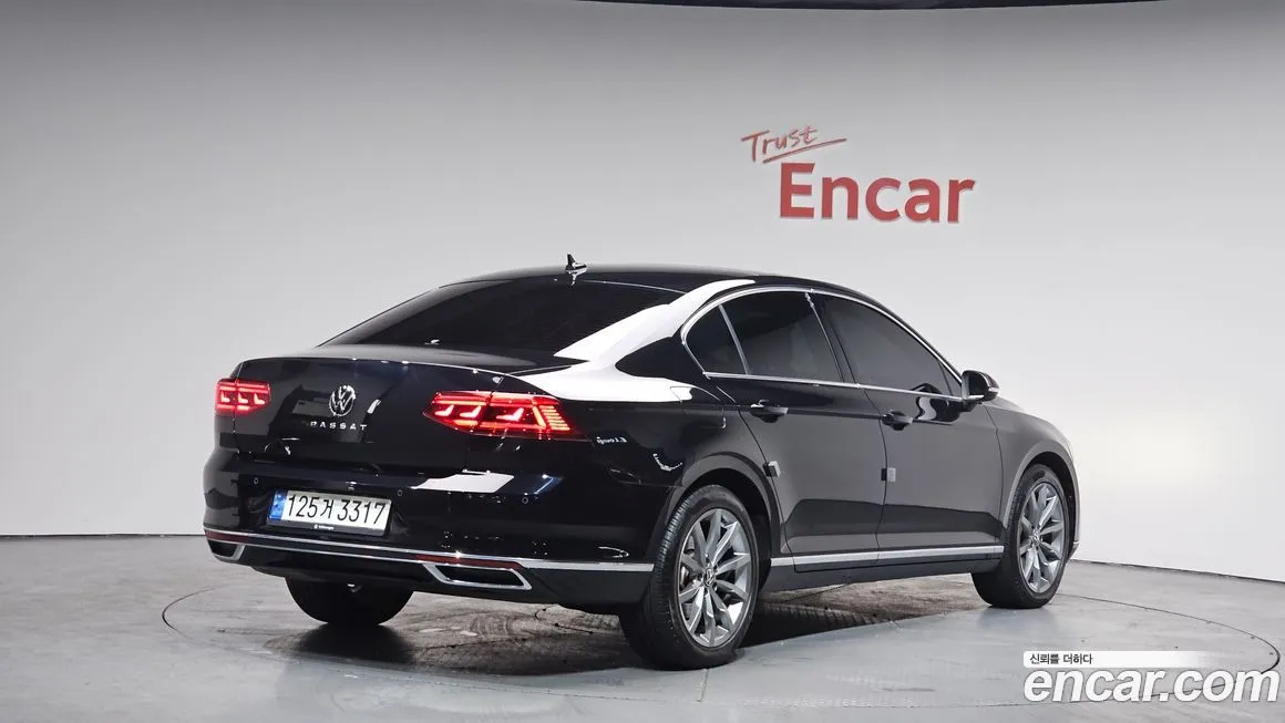 Volkswagen Passat — фото 8