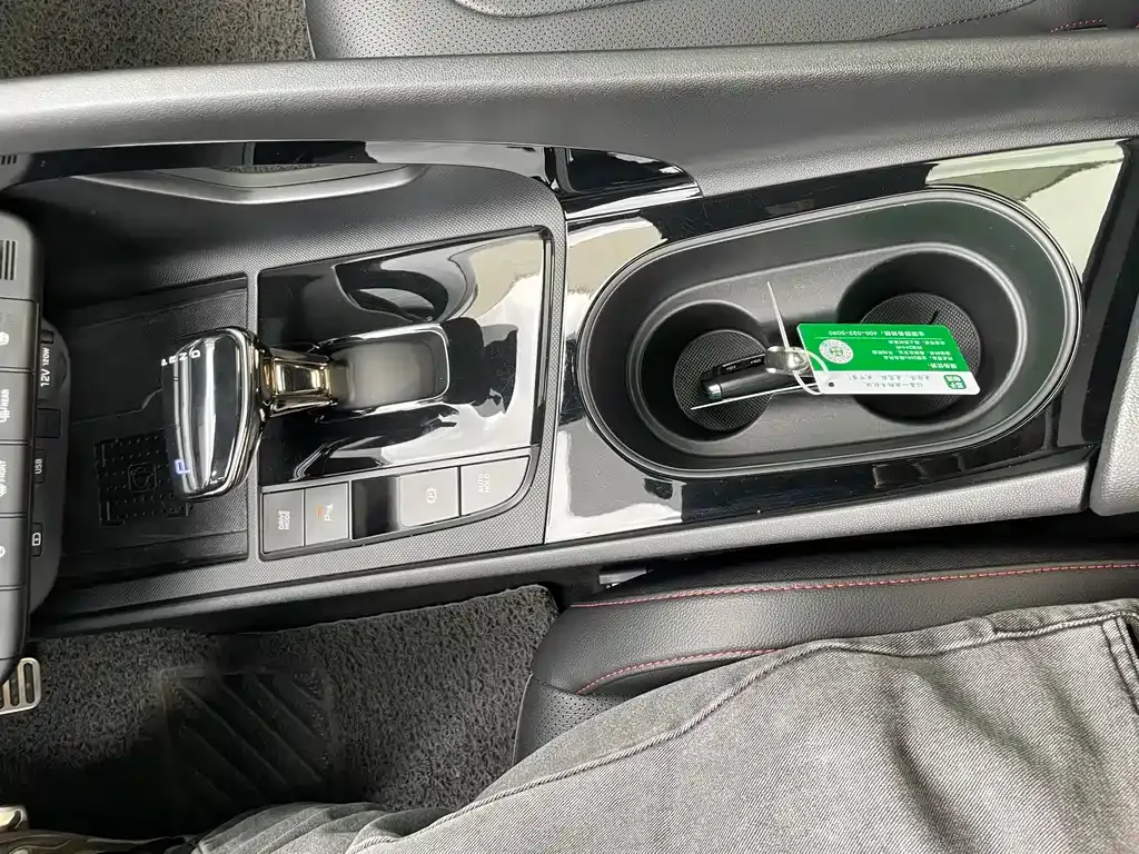 Hyundai Elantra — фото 3