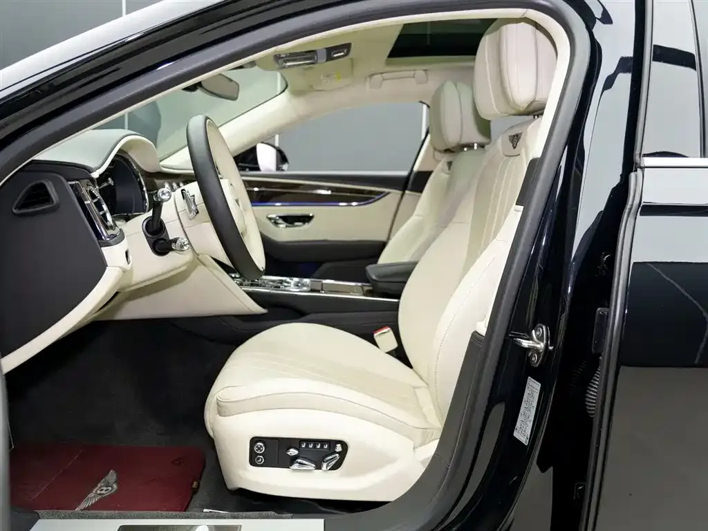 Bentley Flying Spur — фото 10