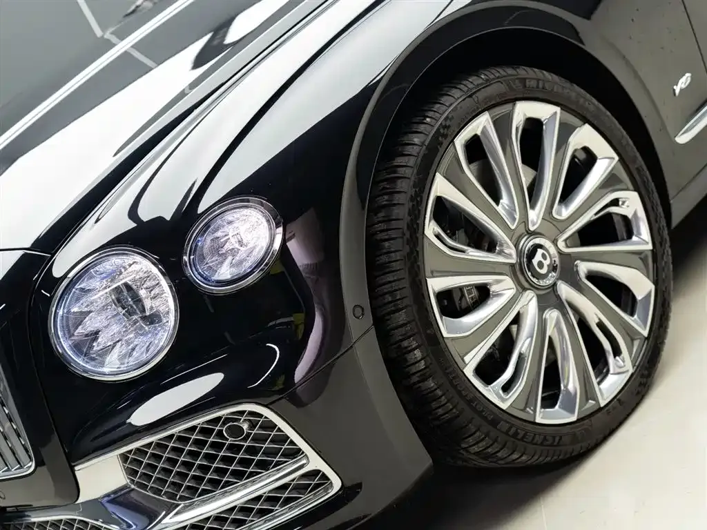 Bentley Flying Spur — фото 7