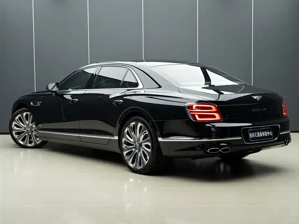 Bentley Flying Spur — фото 6