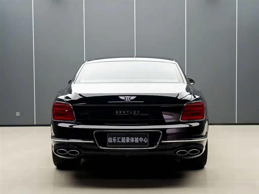 Bentley Flying Spur — фото 3