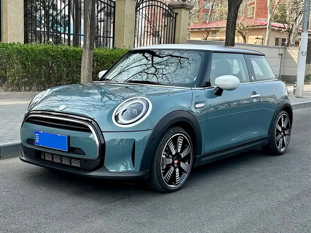 MINI Cooper (3-door) — фото 1