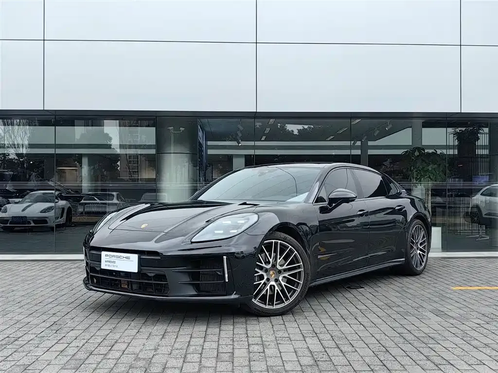 Porsche Panamera — фото 1
