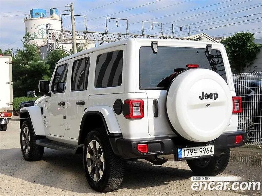 Jeep Wrangler — фото 10