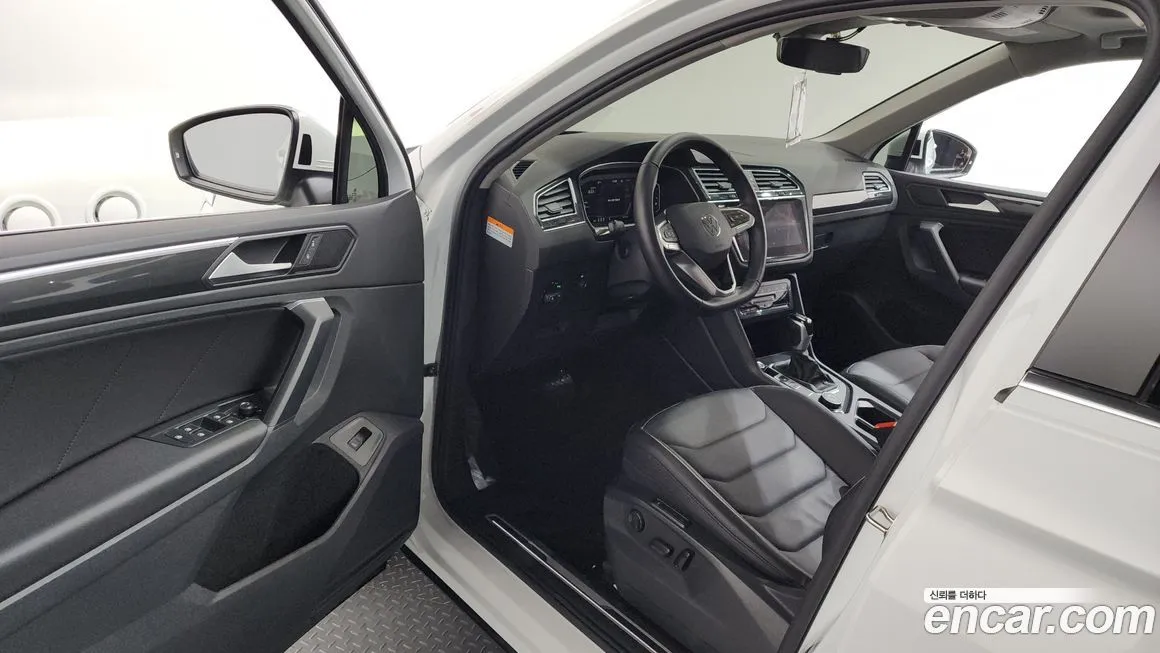 Volkswagen Tiguan — фото 4