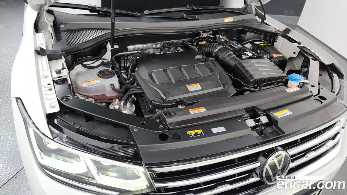 Volkswagen Tiguan — фото 10