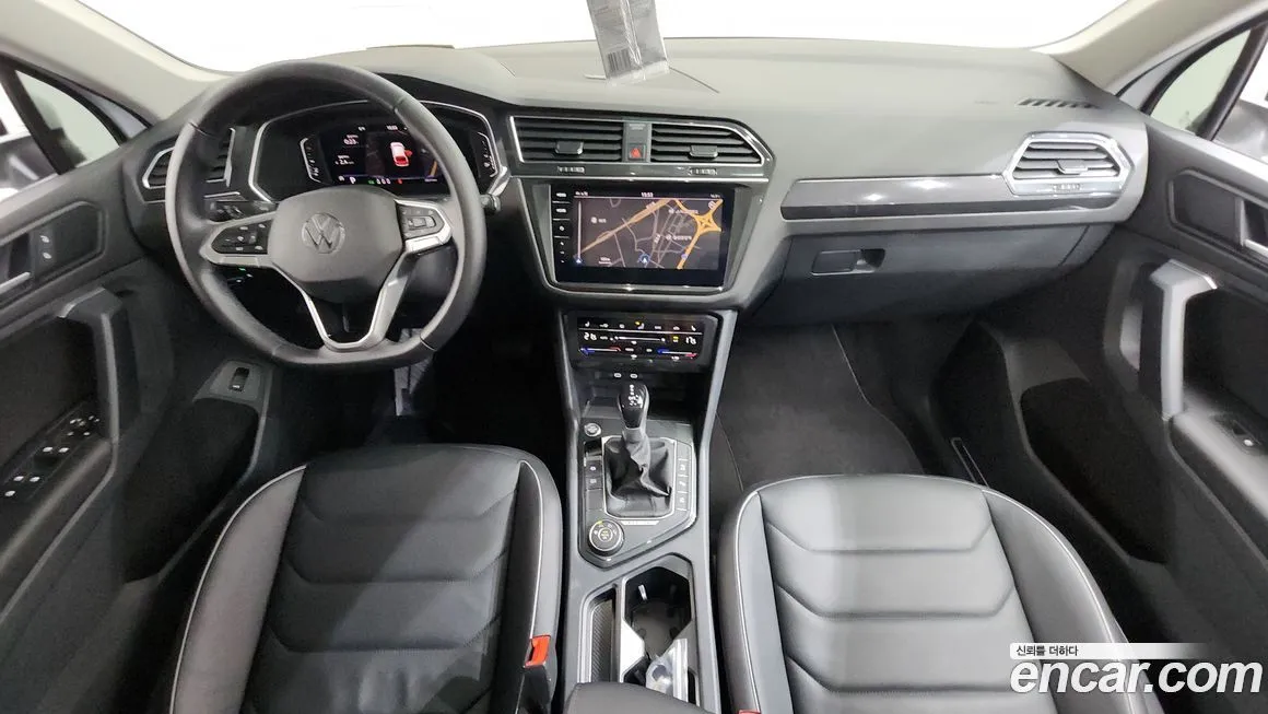 Volkswagen Tiguan — фото 8