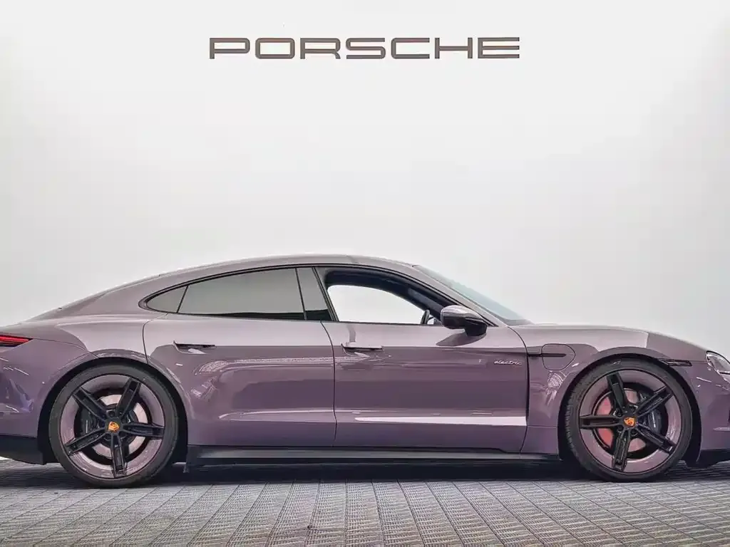 Porsche Taycan — фото 9