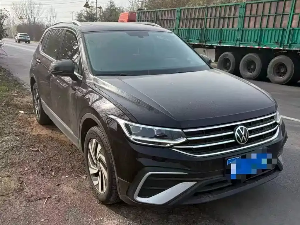 Volkswagen Tiguan L — фото 6