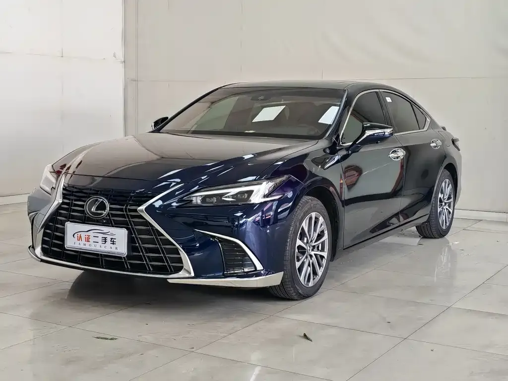 Lexus ES — фото 1