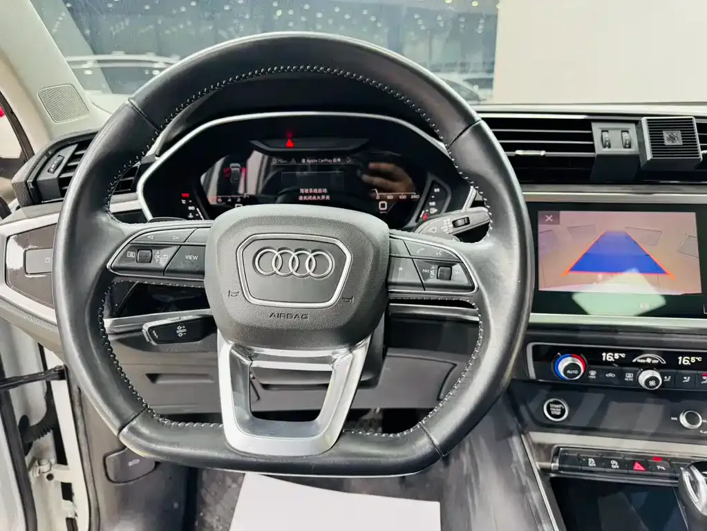 Audi Q3 — фото 9