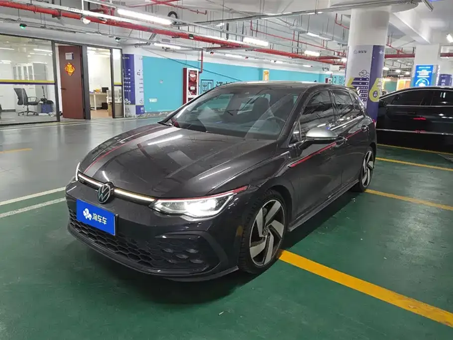 Volkswagen Golf GTI — фото 1