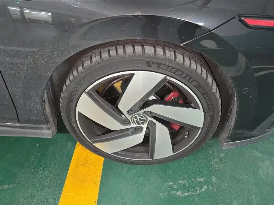 Volkswagen Golf GTI — фото 3