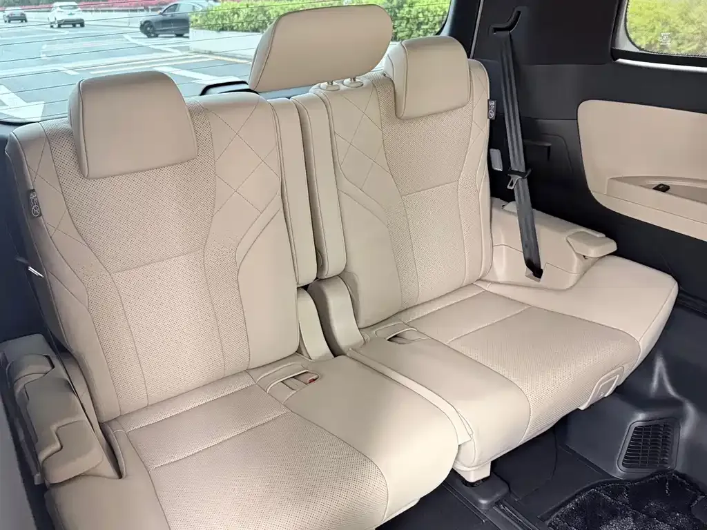 Toyota Alphard — фото 6