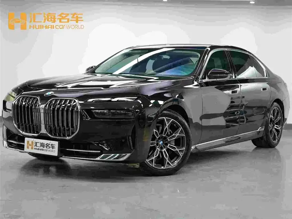 BMW 7 Series — фото 1
