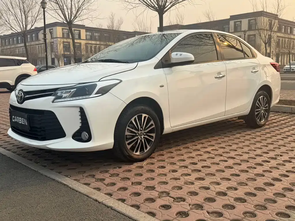 Toyota Vios — фото 1
