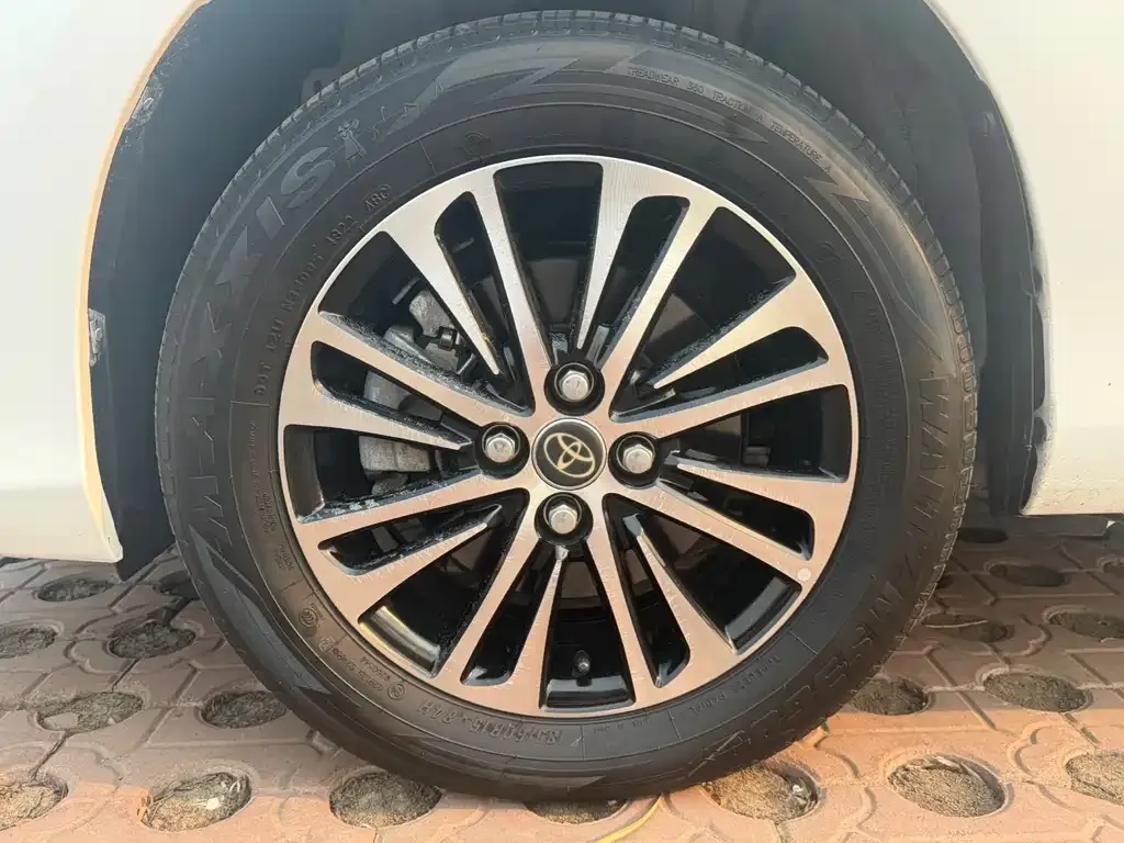 Toyota Vios — фото 4