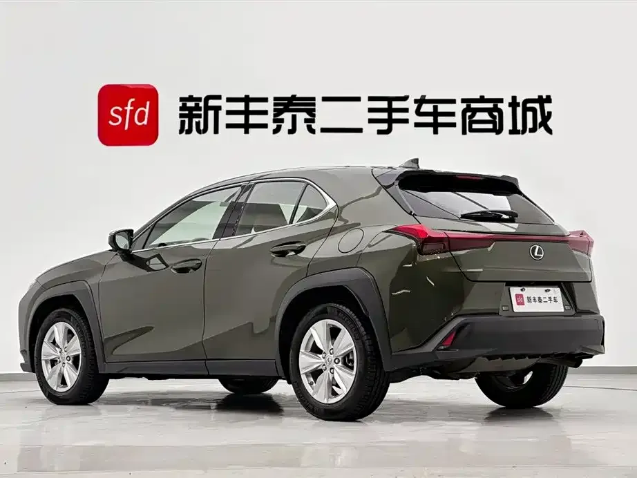 Lexus UX — фото 2