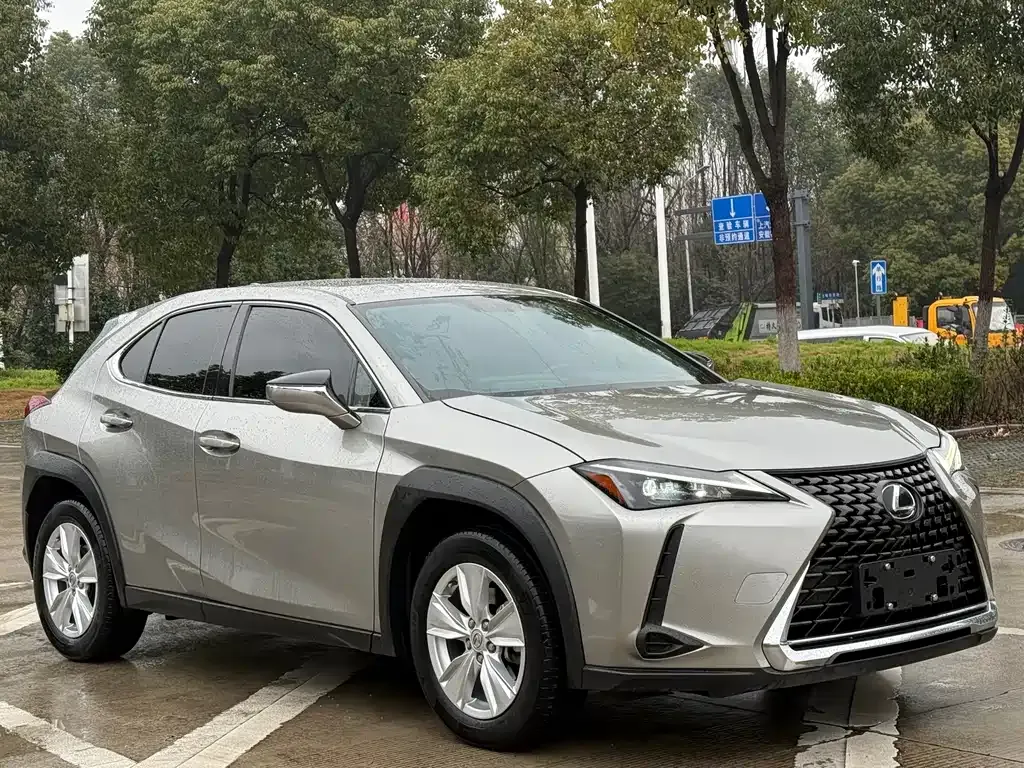 Lexus UX — фото 7