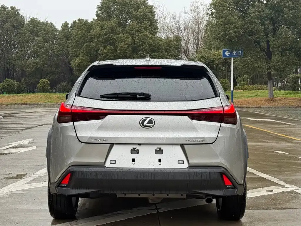 Lexus UX — фото 8
