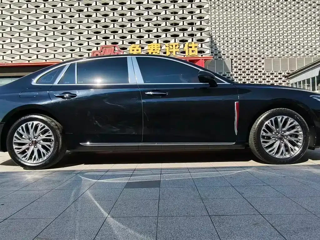 Hongqi H5 — фото 6
