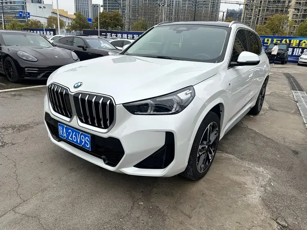 BMW X1 — фото 1