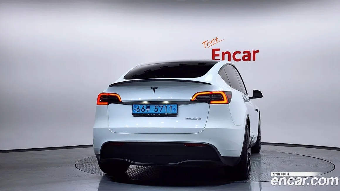 Tesla Model Y — фото 7
