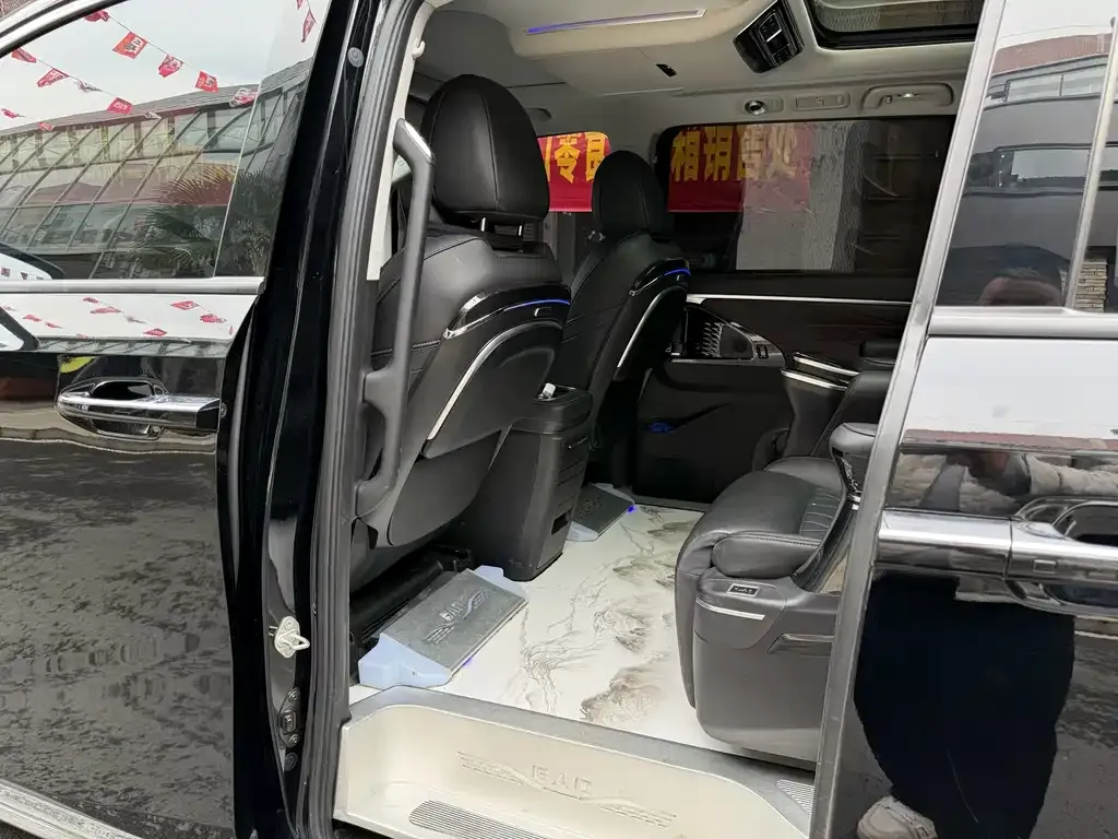 GAC Motor Trumpchi M8 — фото 2