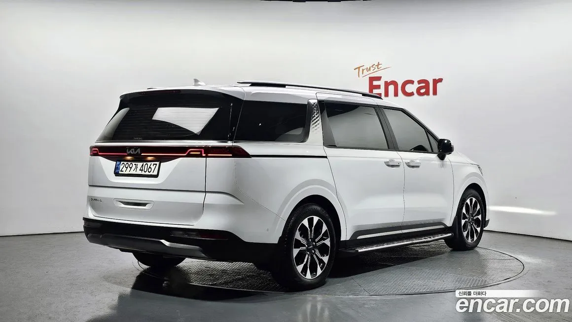 Kia Carnival — фото 4