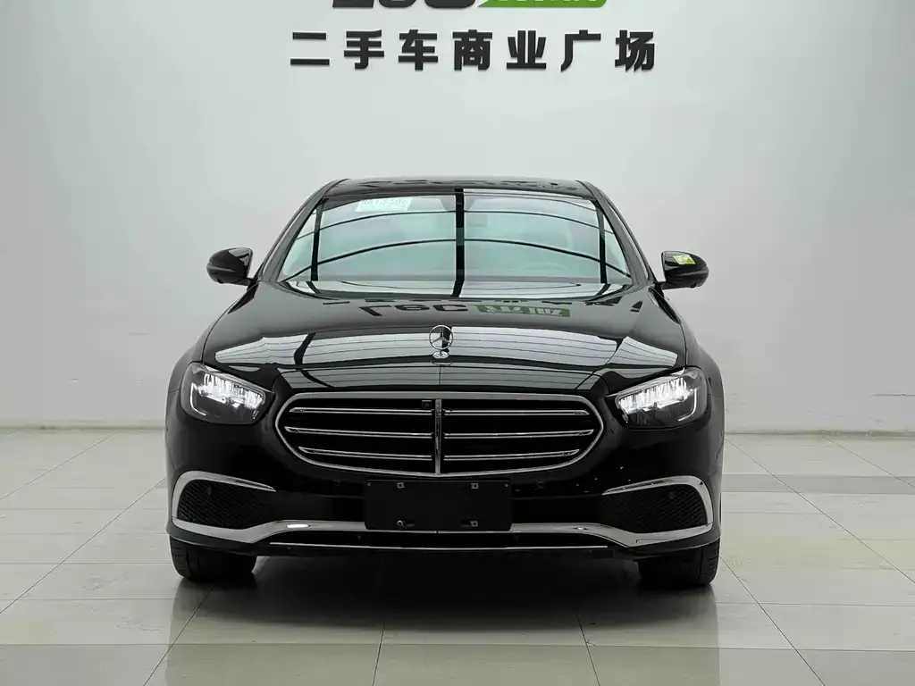 Mercedes-Benz E-Class — фото 2