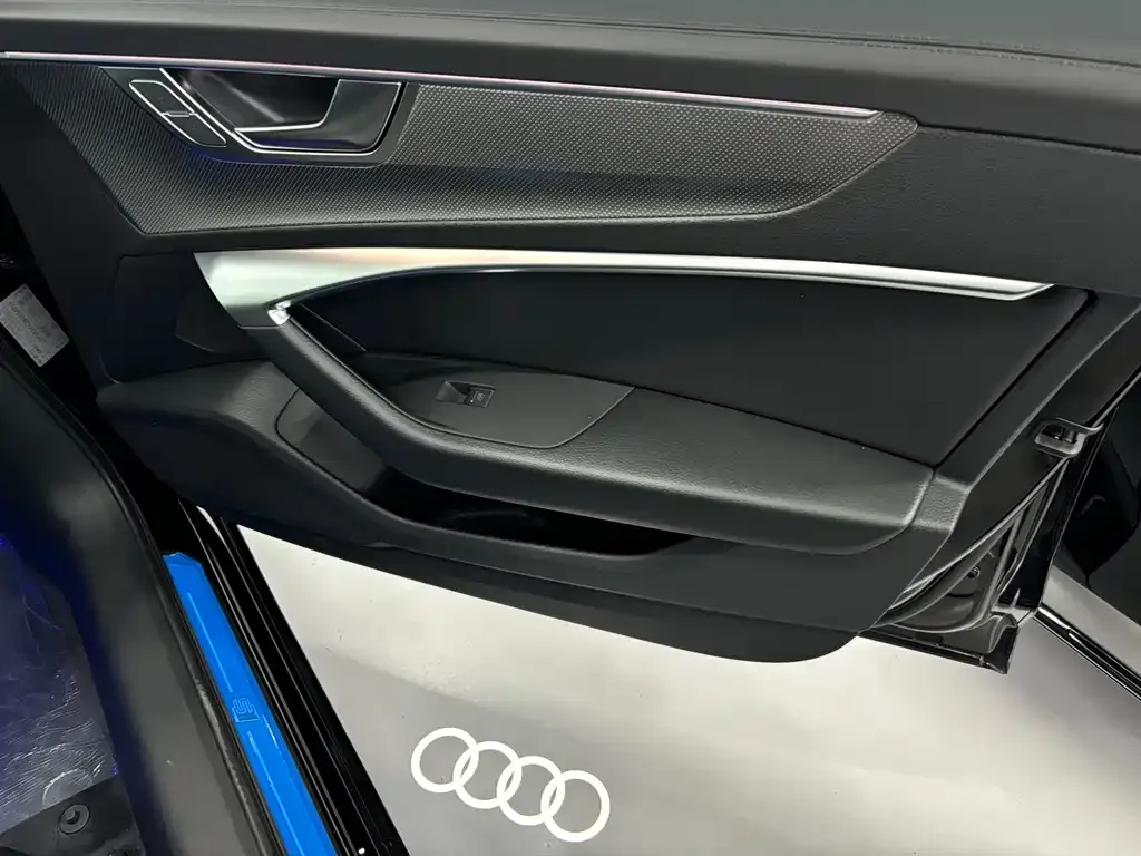 Audi A6L — фото 4