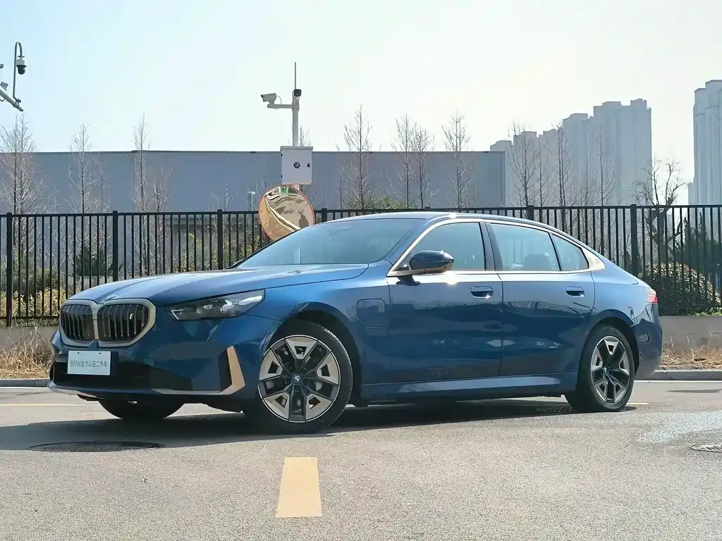 BMW i5 — фото 1