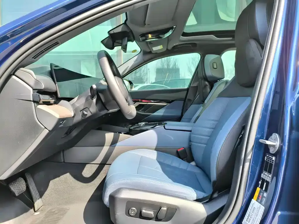BMW i5 — фото 10