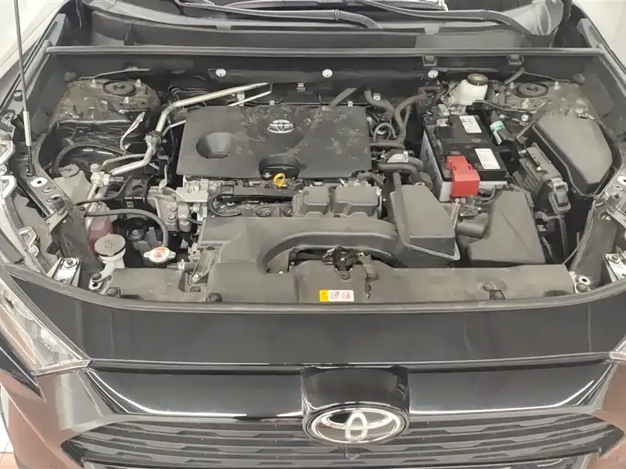 Toyota RAV4 — фото 6