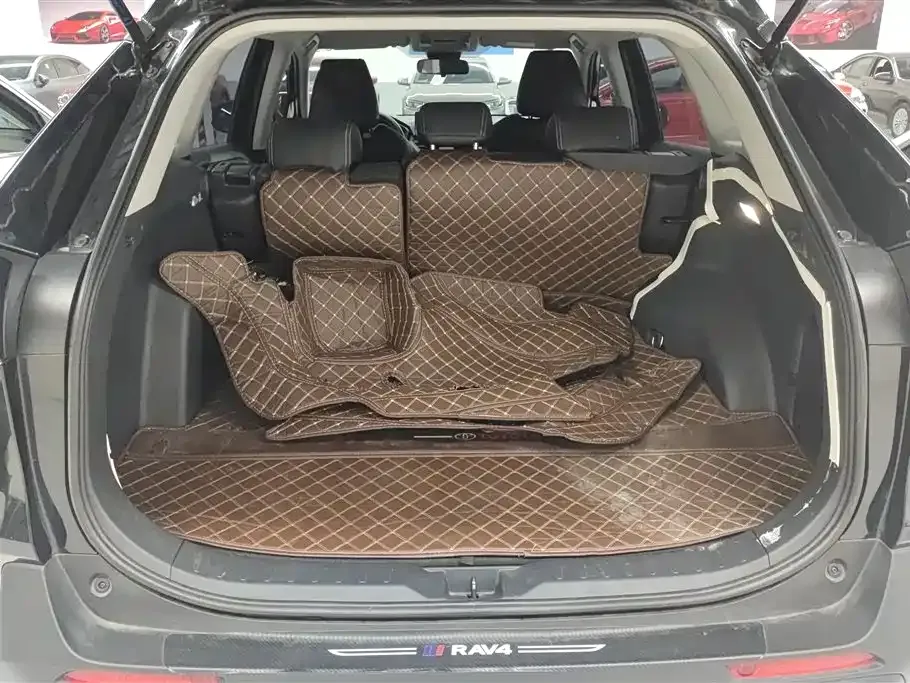 Toyota RAV4 — фото 8