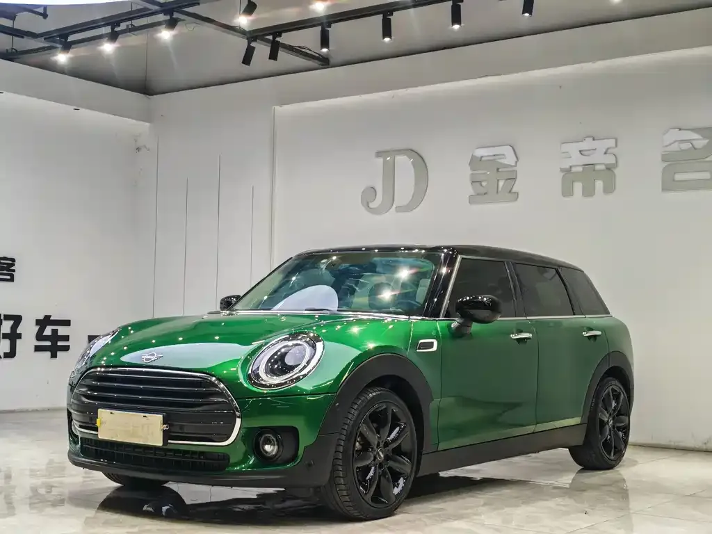MINI Clubman — фото 1