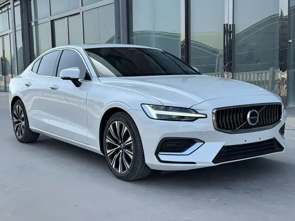 Volvo S60 — фото 3