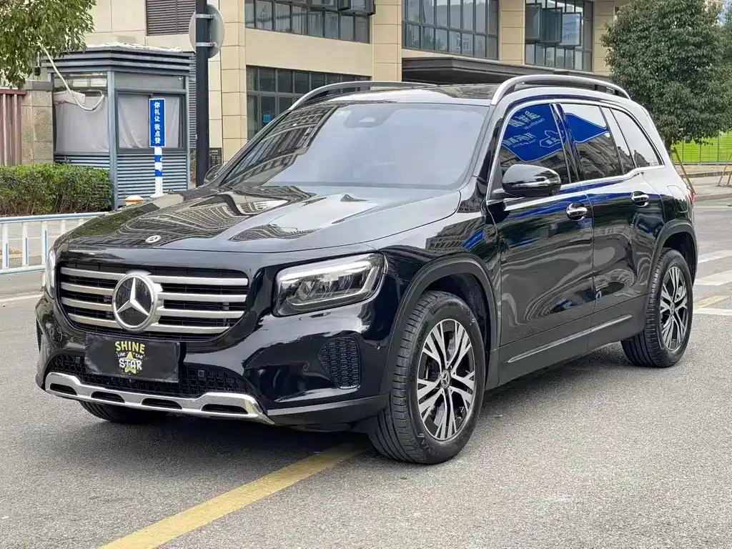 Mercedes-Benz GLB — фото 1