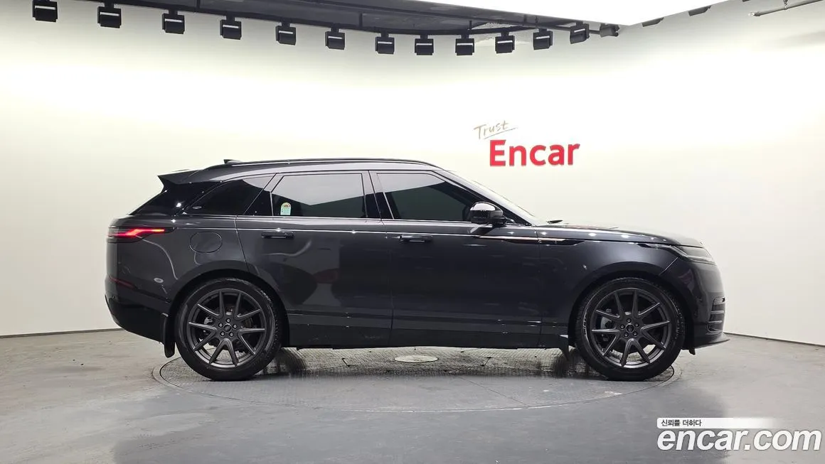 Land Rover Range Rover Velar — фото 4