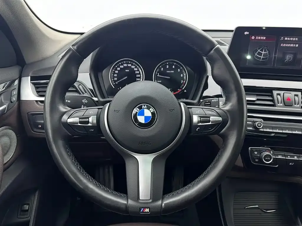 BMW X1 — фото 10