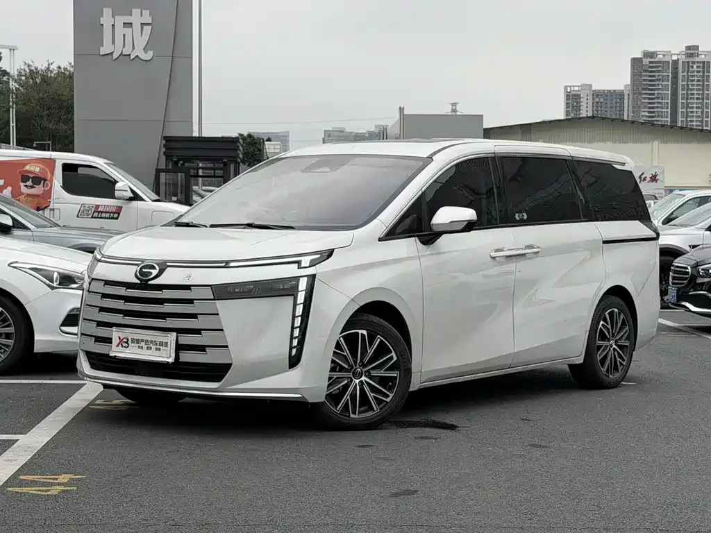 GAC Motor Trumpchi E8 — фото 1