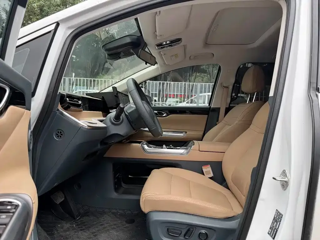 GAC Motor Trumpchi E8 — фото 10