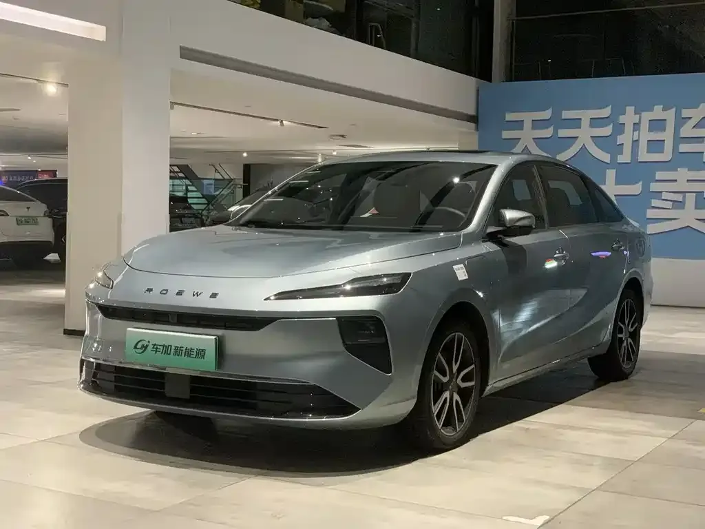 Roewe D6 — фото 1