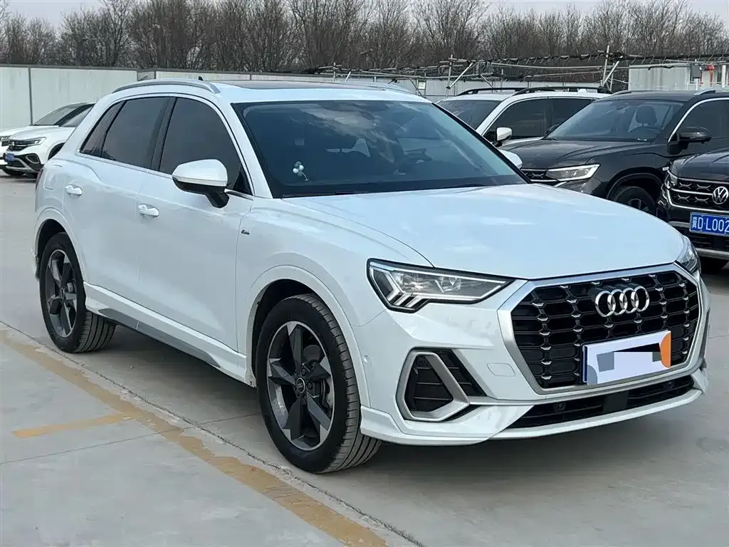 Audi Q3 — фото 10
