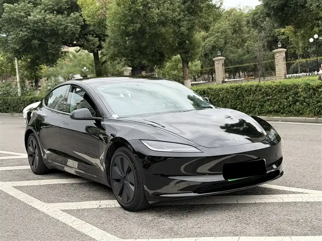 Tesla Model 3 — фото 4