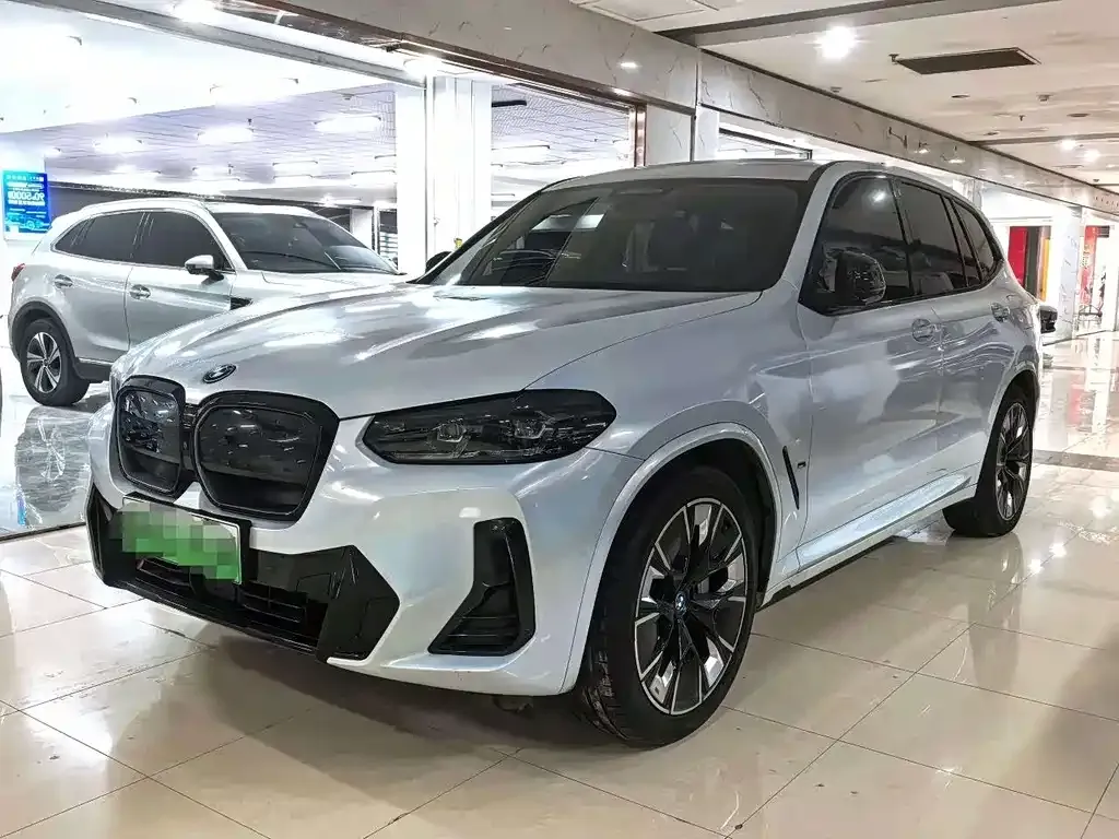 BMW iX3 — фото 1