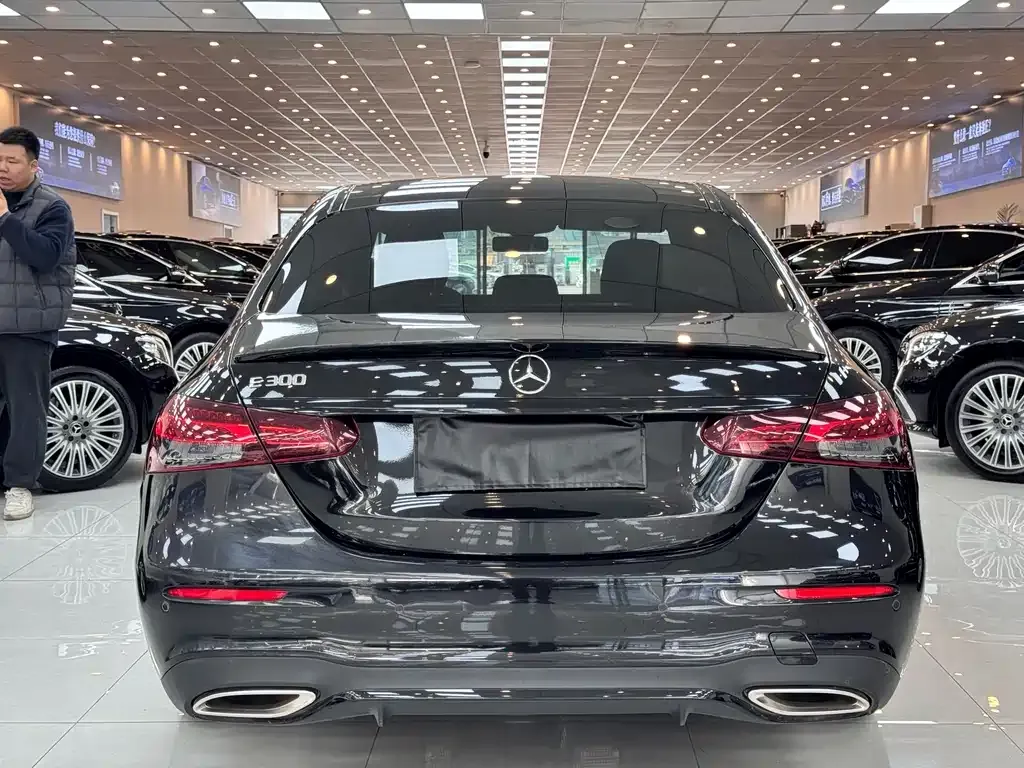 Mercedes-Benz E-Class (Import) — фото 9