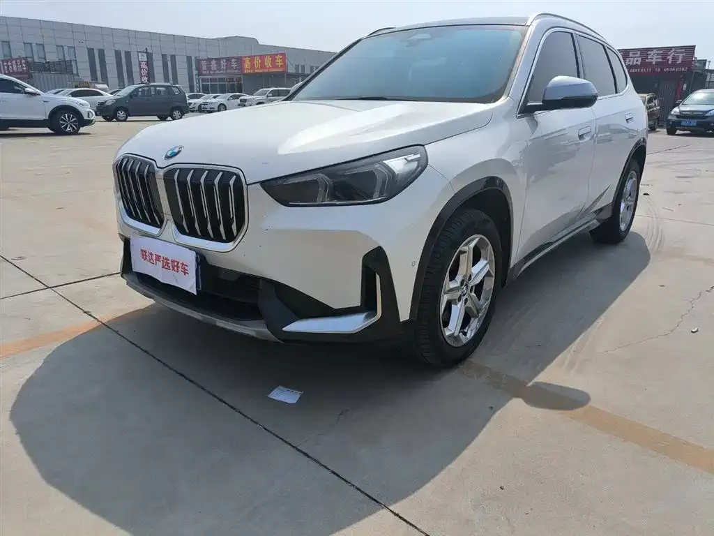 BMW X1 — фото 1