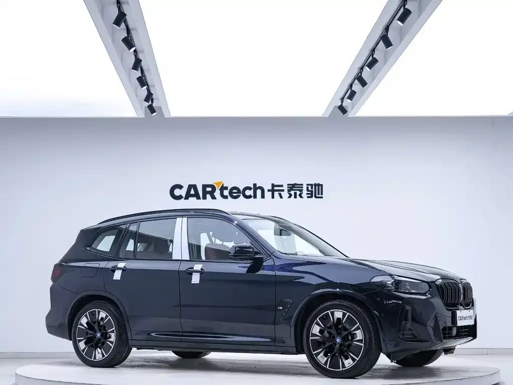 BMW iX3 — фото 2